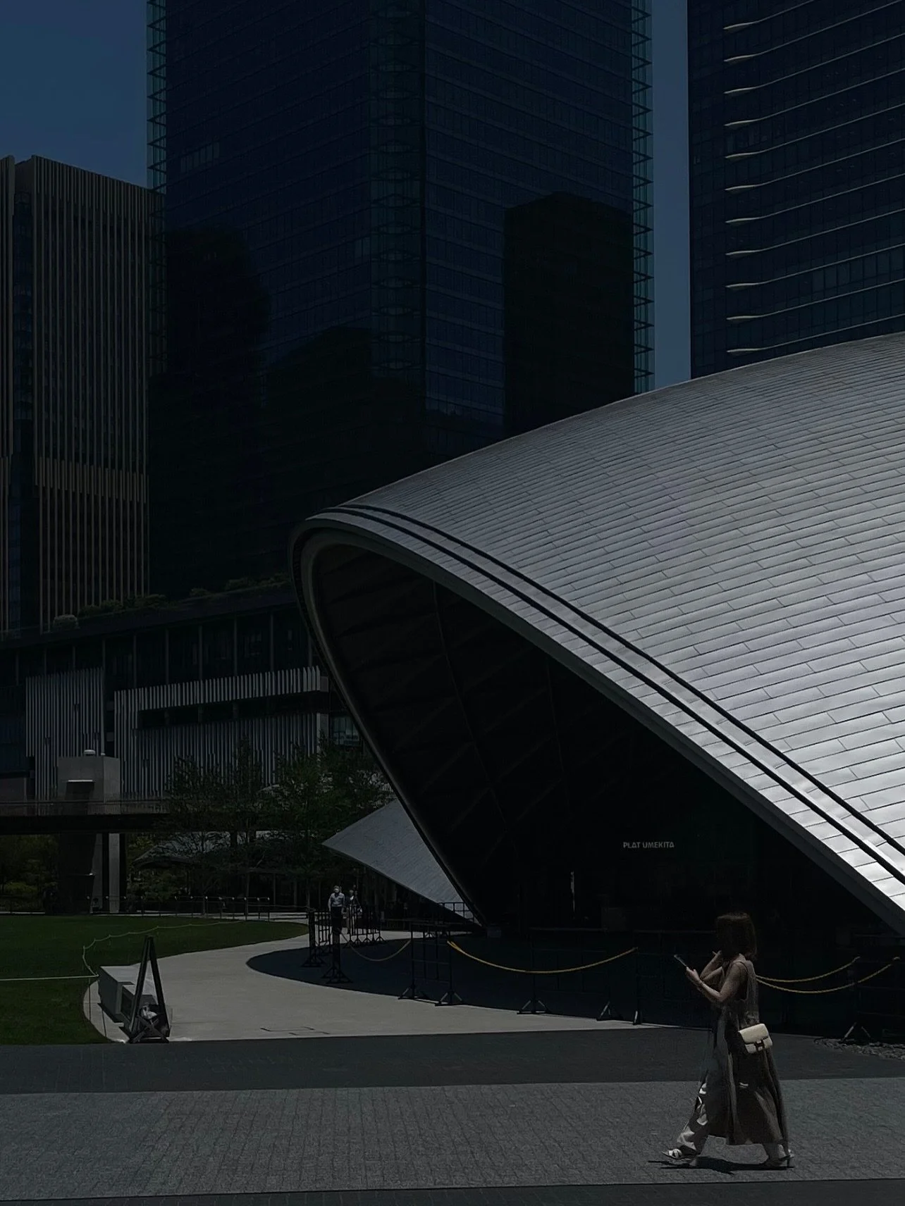 The newly refurbished area at Osaka Station is a stunning showcase of Japan&rsquo;s relentless pursuit of design innovation. Renowned for their ability to blend functionality with aesthetic beauty, Japanese designers have once again set a high standa