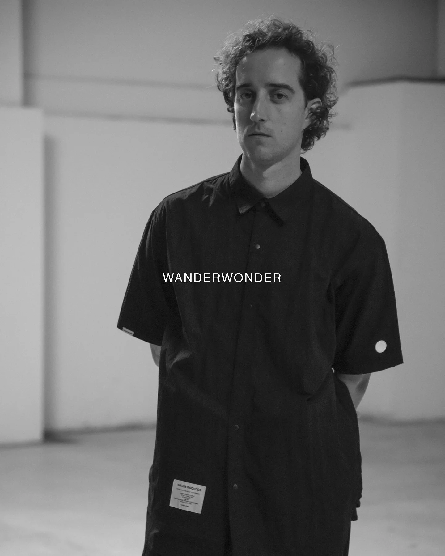 Short Sleeve Overshirt (Black) 

100% cotton | Wrinkle resistant fabric | Silicon logo emblem | Relaxed fit | Snap button closure | Hidden side pockets near hem