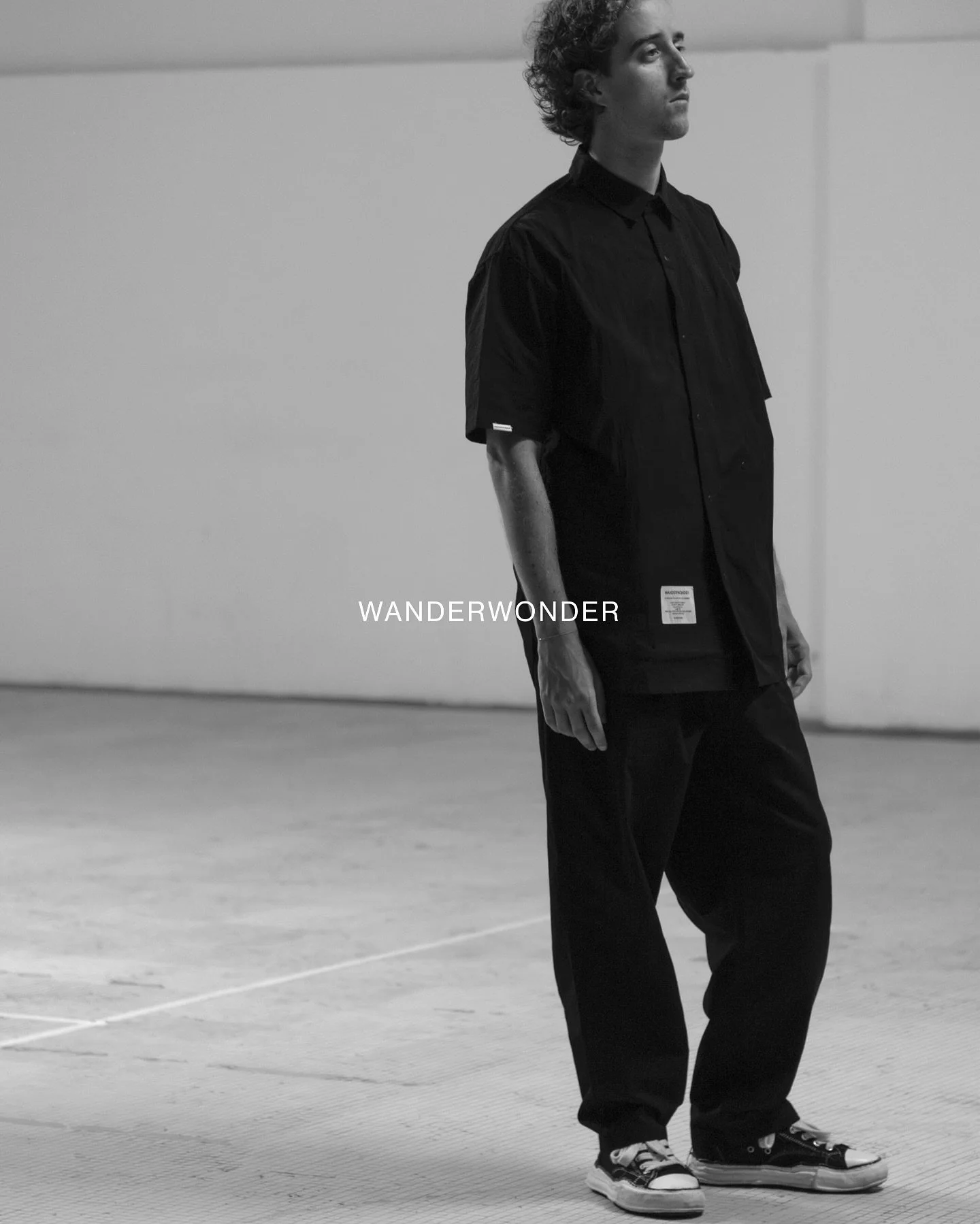 Short Sleeve Overshirt (Black) 

100% cotton | Wrinkle resistant fabric | Silicon logo emblem | Relaxed fit | Snap button closure | Hidden side pockets near hem