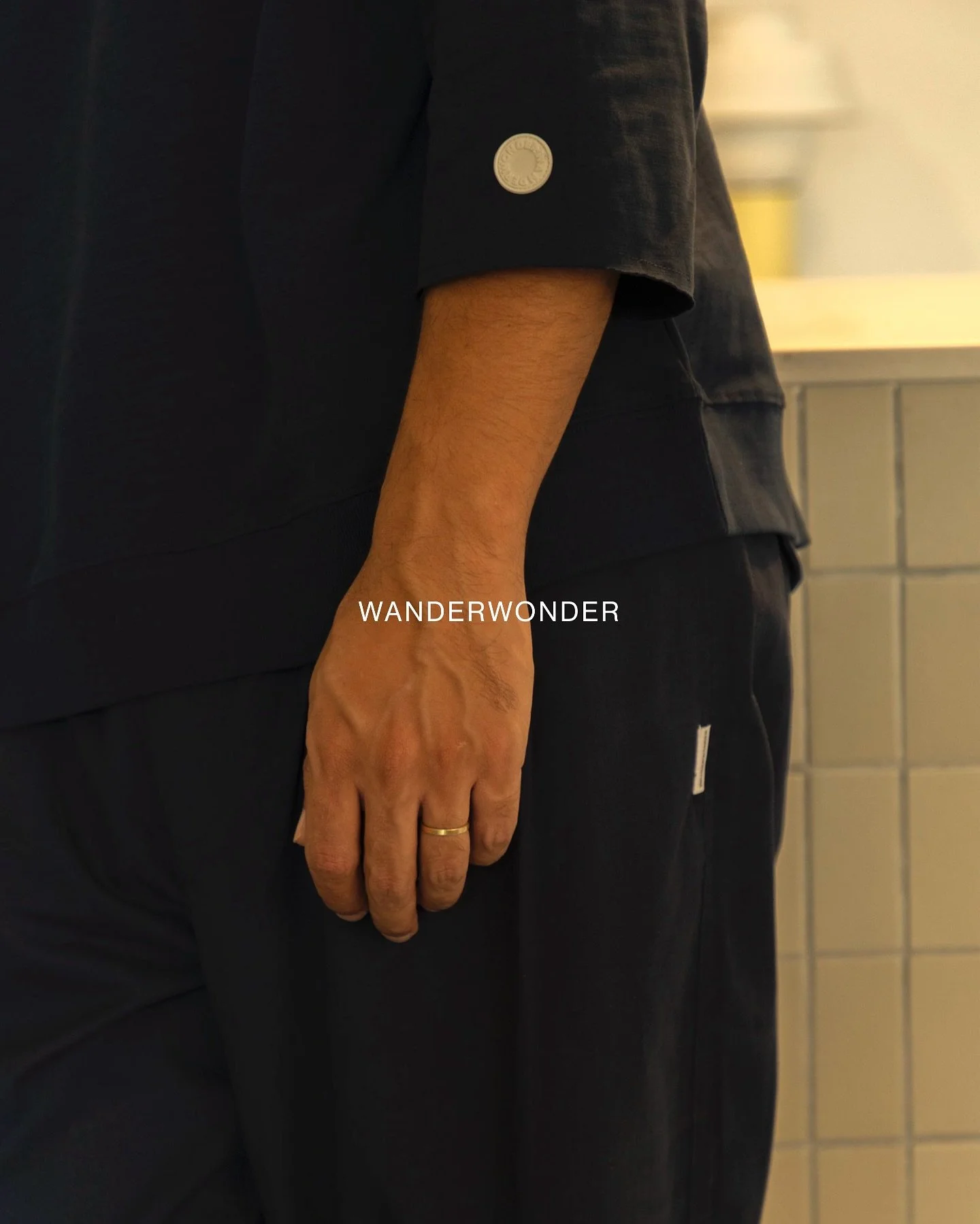 WWBAMBOOSWEAT3/4 - NAVY. 

Made with 100% Bamboo cotton. 

Bamboo cotton is an eco-friendly, soft, and durable fabric made from sustainable bamboo and cotton fibers. 
It&rsquo;s breathable, moisture-wicking, 
and hypoallergenic, making it perfect for