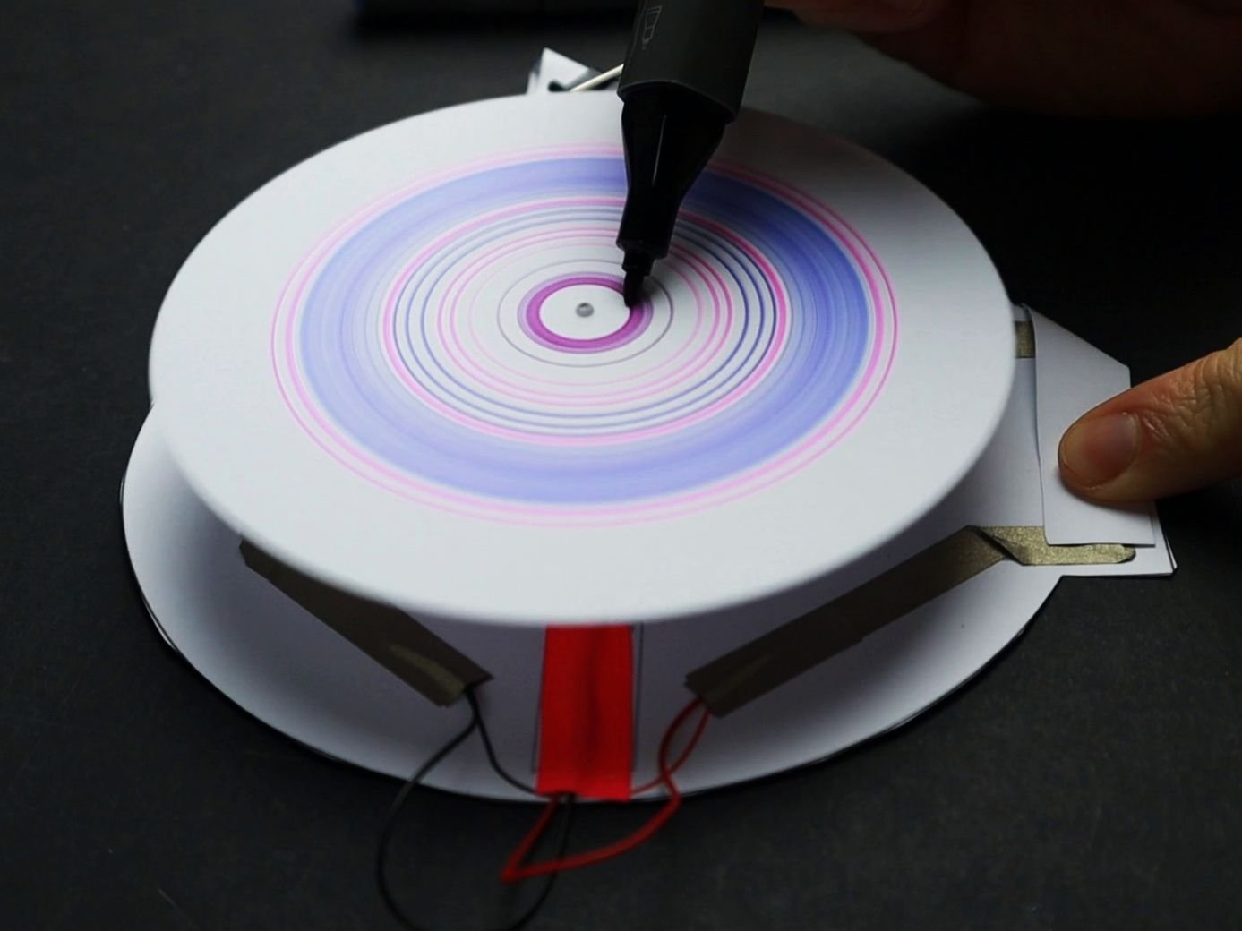 spinning art robot in action (side)