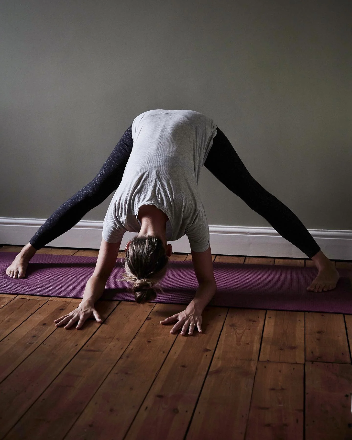 Join me for a grounding class this evening. If you feel a bit whizzy and up in your head, come and lean into the ground with me. Imagine your thoughts tumbling out. 
.
8.15-9.15 on zoom - book via my website. Come early if you fancy a tea and a chat 