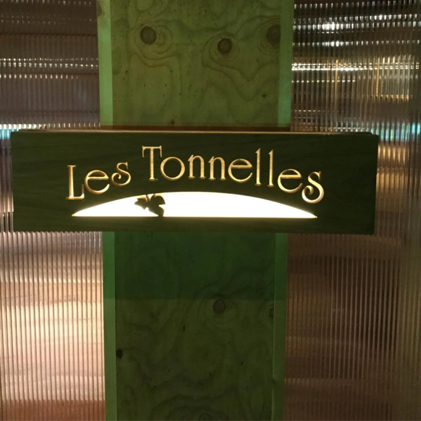 Les Tonnnelles