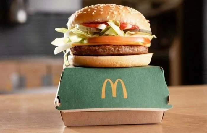 Carne a base de plantas seduce a cadenas de comida rápida