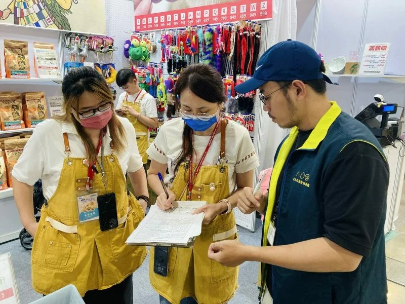 如何挑選寵物食品？動保處：8大項目需完整標示 