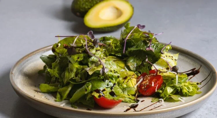 Il y a 4 salades cancérogènes à éviter au supermarché selon 60 Millions de consommateurs : il s'agit des marques ...