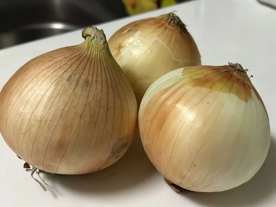 洋蔥皮別丟，抗氧化精華比內層多10倍！專家教你洋蔥皮怎麼吃