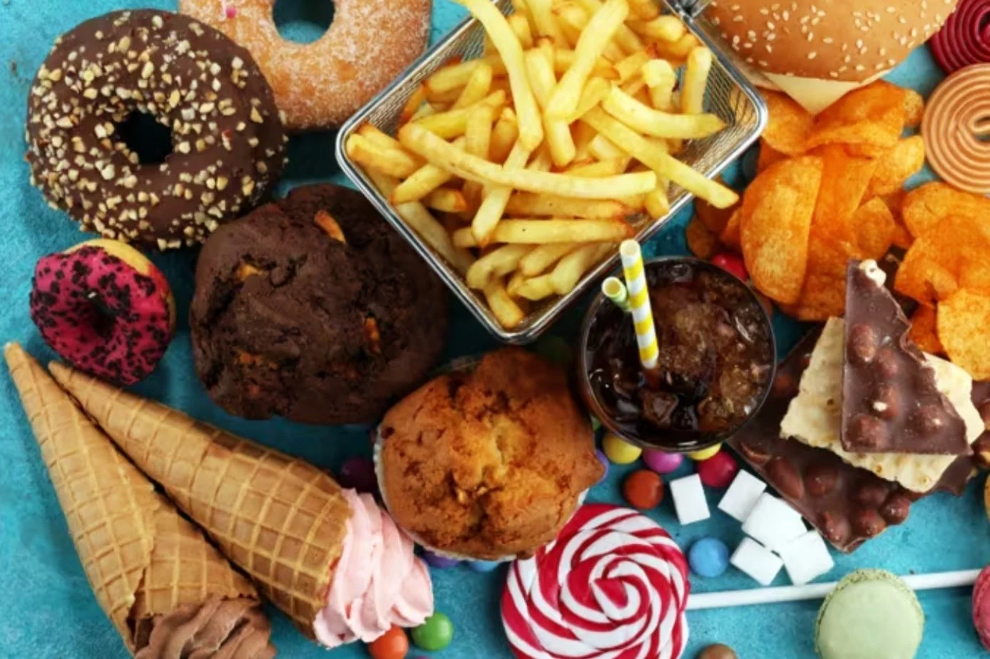 El consumo elevado de alimentos ultraprocesados se asocia con mayor riesgo de muerte en supervivientes de cáncer