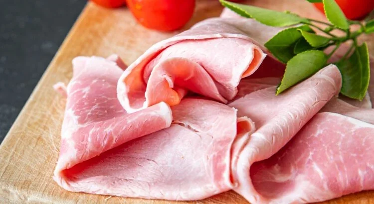 Vérifiez le jambon que vous avez au frigo : du jambon blanc contaminé est retiré des rayons dans la France entière