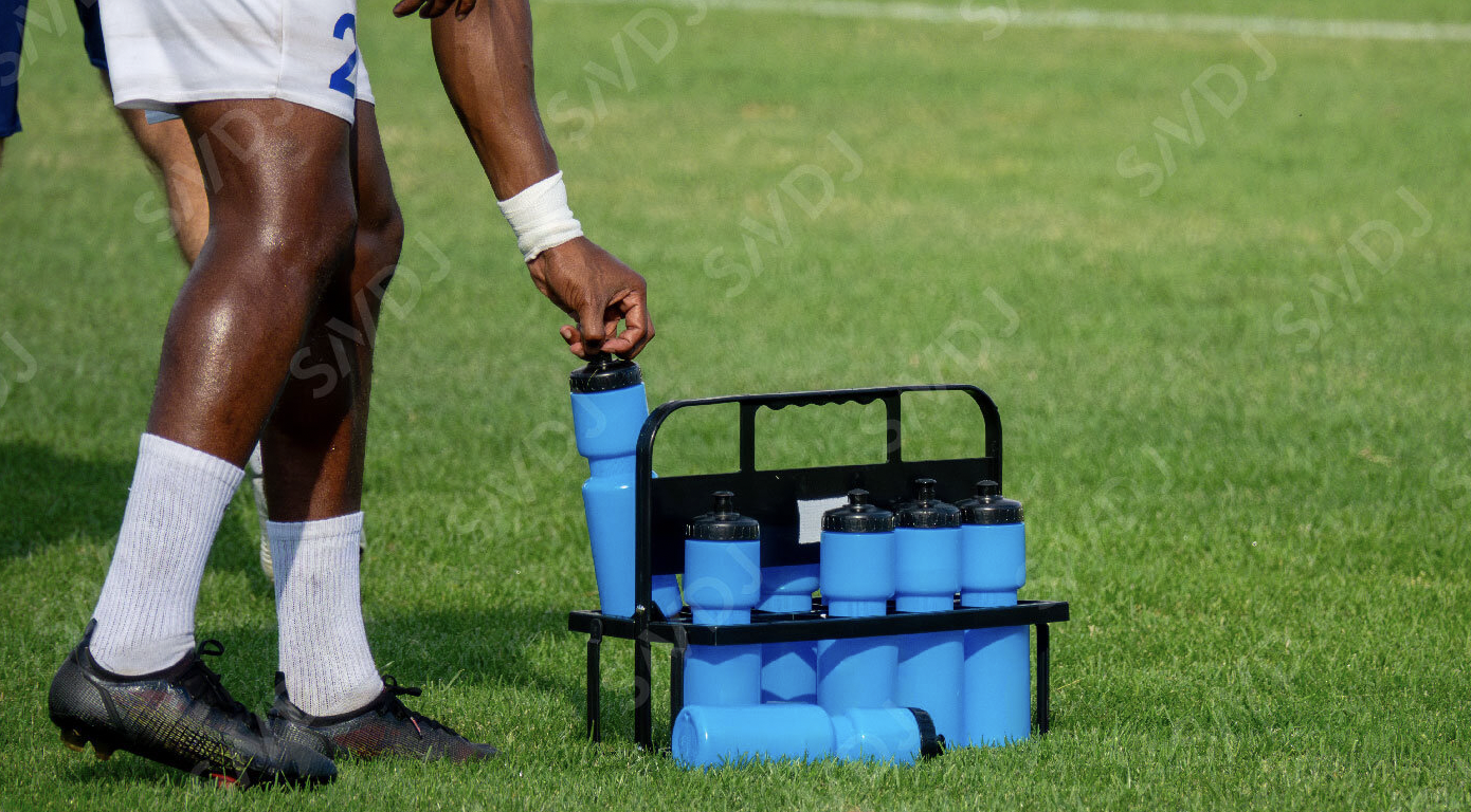 スポーツドリンクは歯の健康に影響するのか？ 10代前半のサッカー選手52人の口腔状態を調査