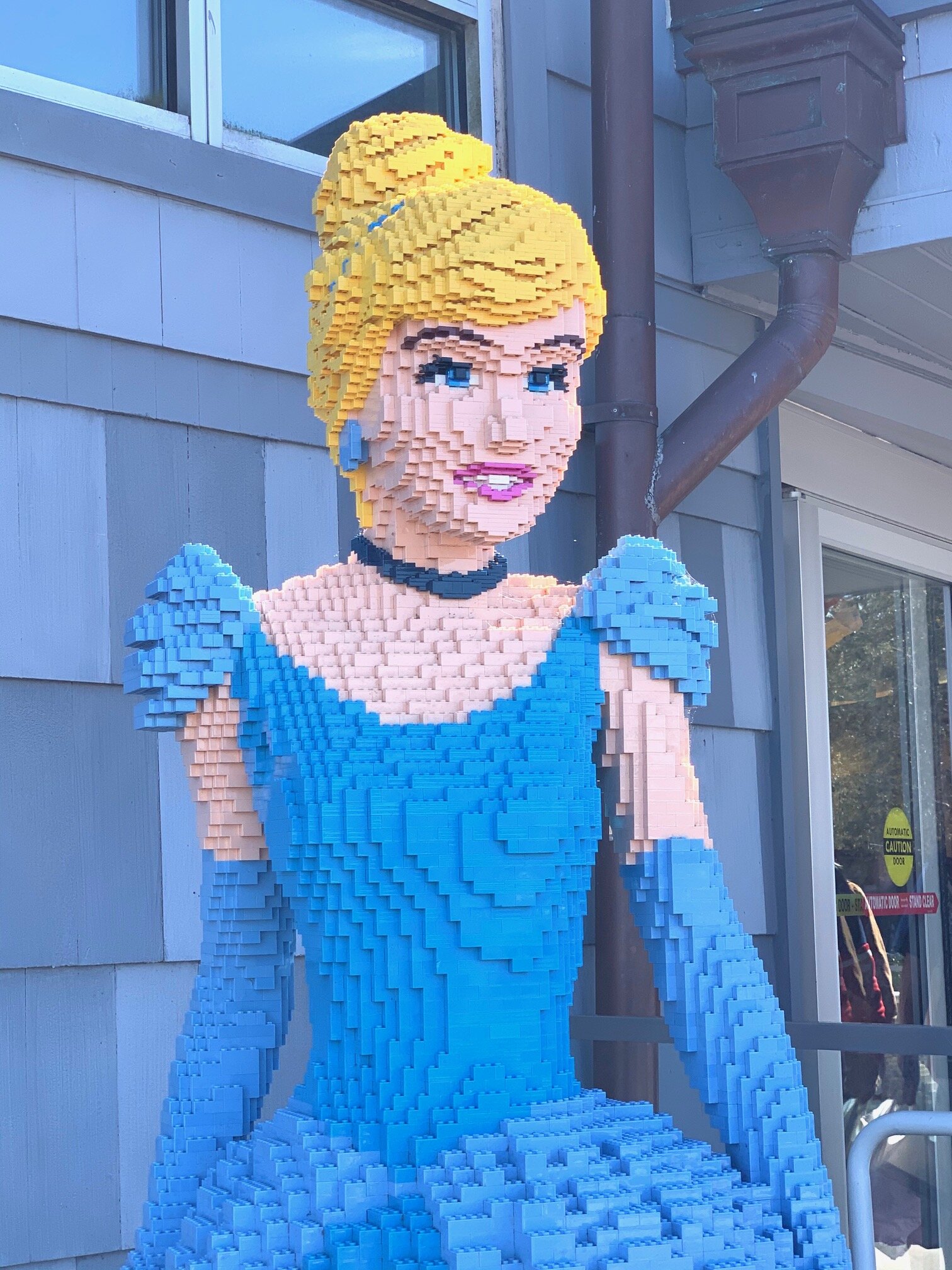  LEGO Cinderella has over 36,000 lego blocks and the inside is partially solid with LEGOs as well,  