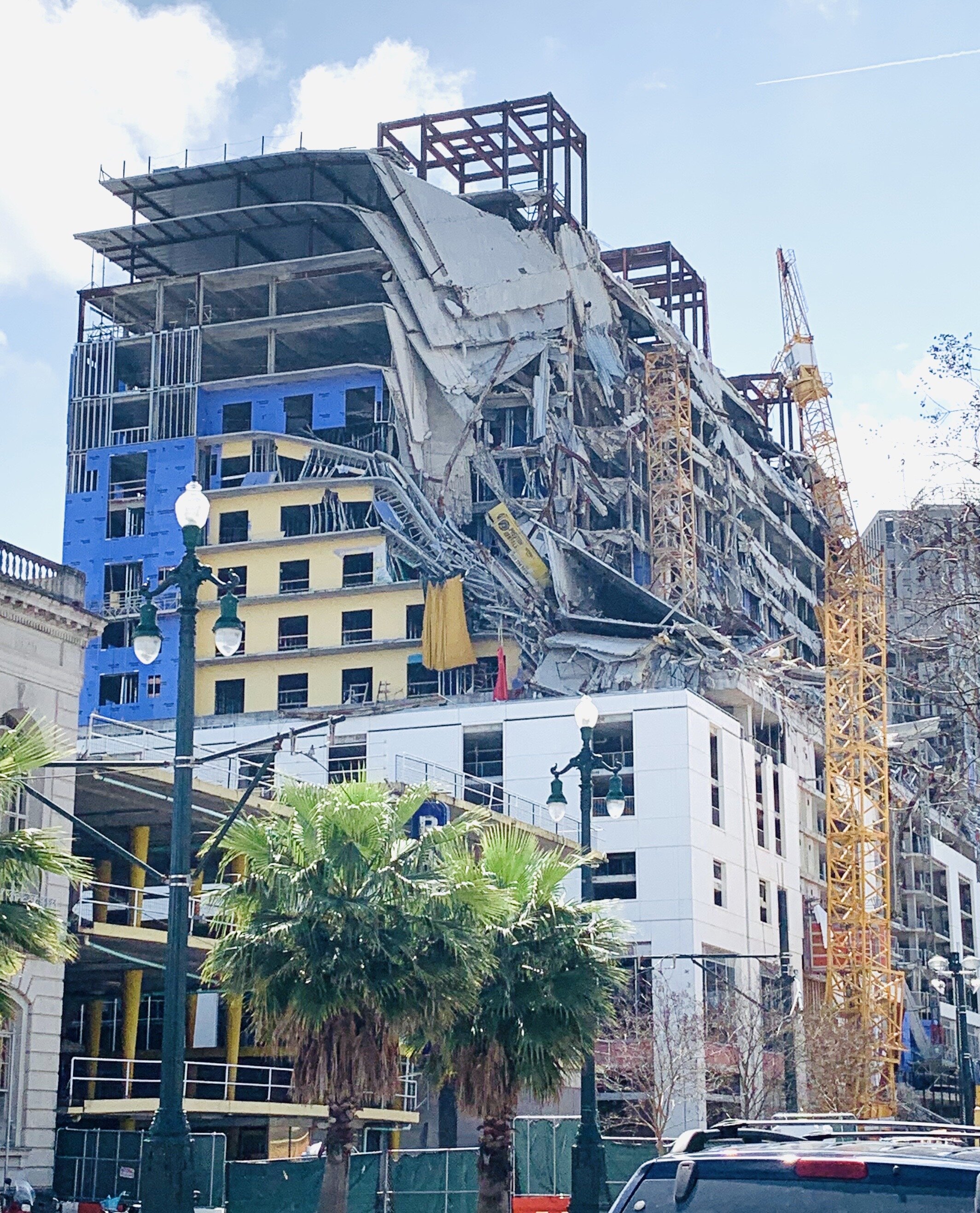  New Orleans has had its share of trouble lately. In October 2019, a partially collapsed construction project left 2 dead and several injured.. Today the building is still too unstable to recover the remains of the two  men that died.  A yellow tarp 