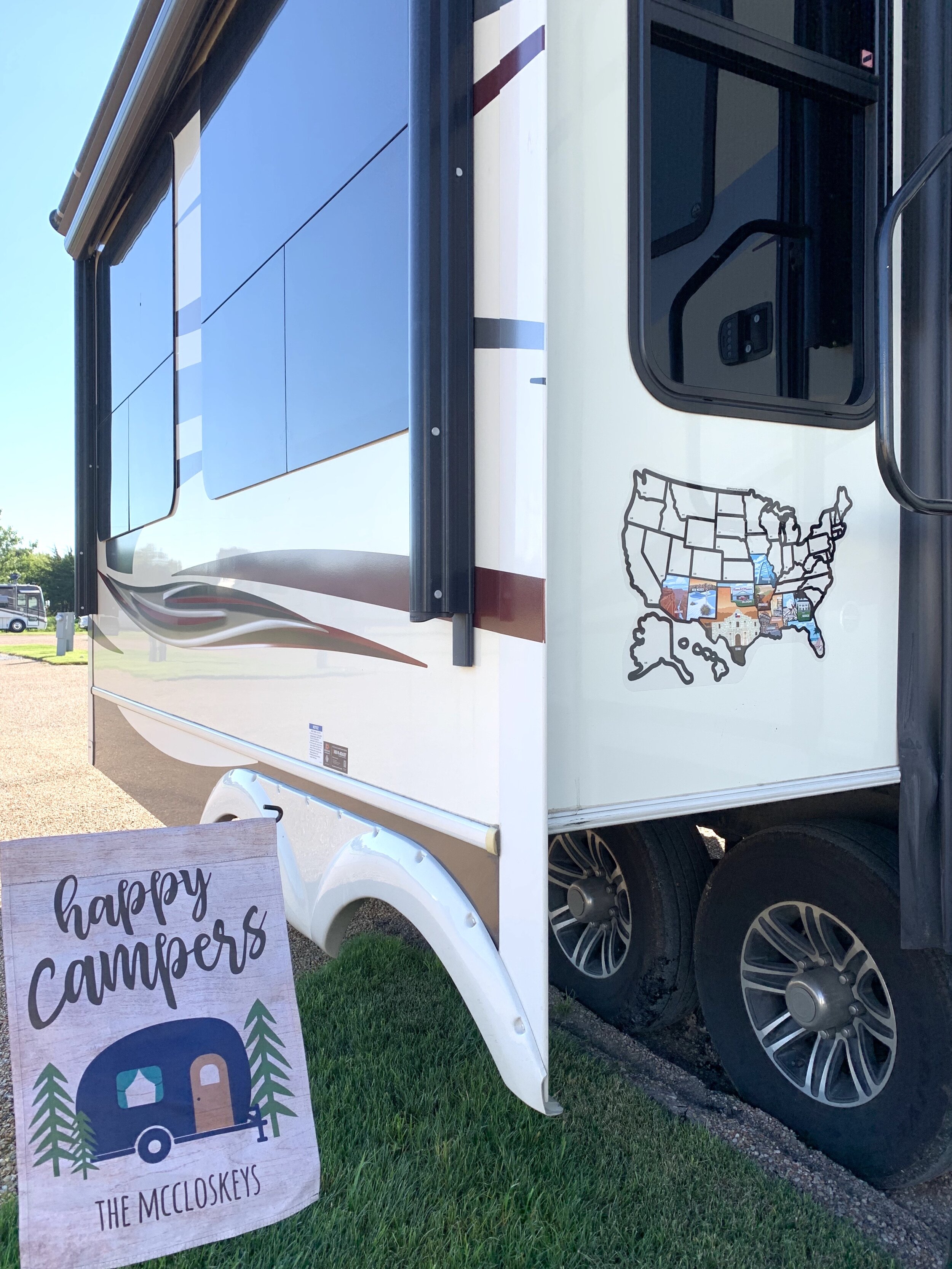  After setting up camp a time or two, it felt like we hadn’t missed a beat with our travels! 🚎 