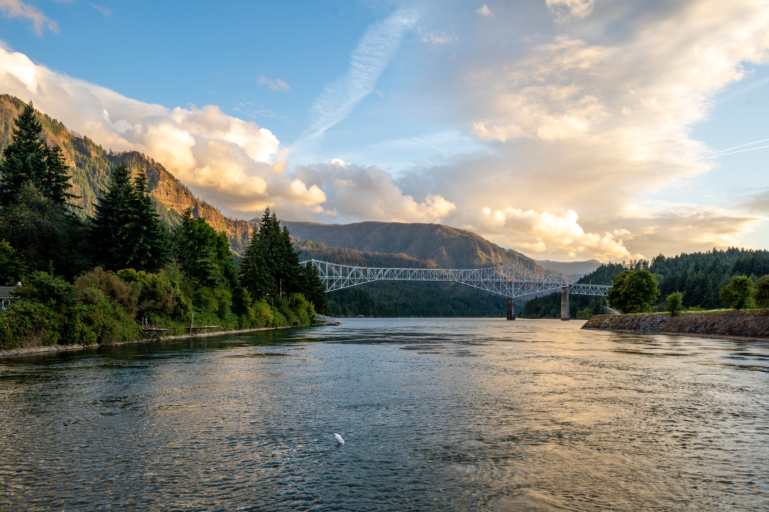  Another one of Craig’s pictures of the Colombia River Gorge. From this view, Oregon is on the left and Washington is on the right. 