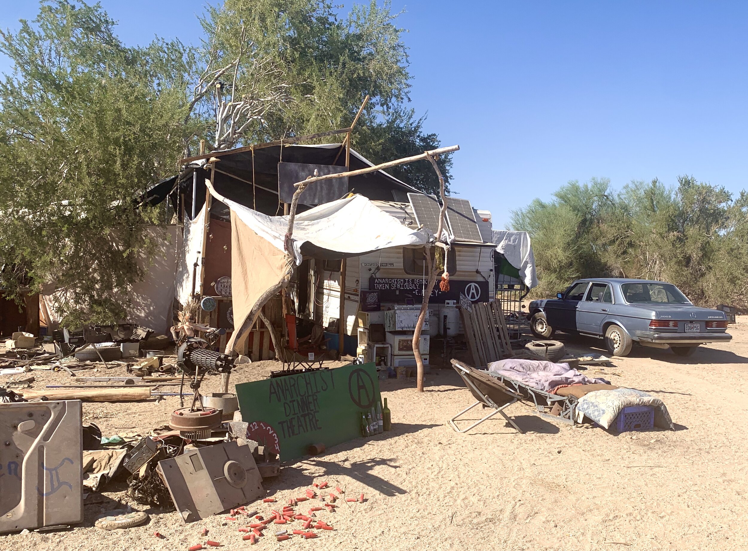  Wikipedia describes  Slab City    as  an off-the-grid squatter community known for attracting people who want to live outside mainstream society.  There is much to say to explain this bizarre community, and at the same time, there are no words. The 