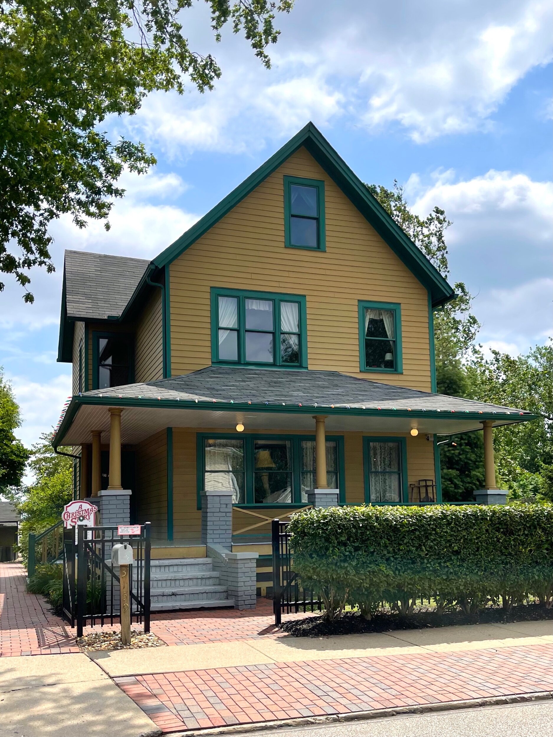  If   A Christmas Story   is one of your favorite movies, you may recognize this Cleveland, Ohio house. Filmmakers fell in love with the outside of this house and decided this was the perfect setting for  A Christmas Story.  Unfortunately, the creato