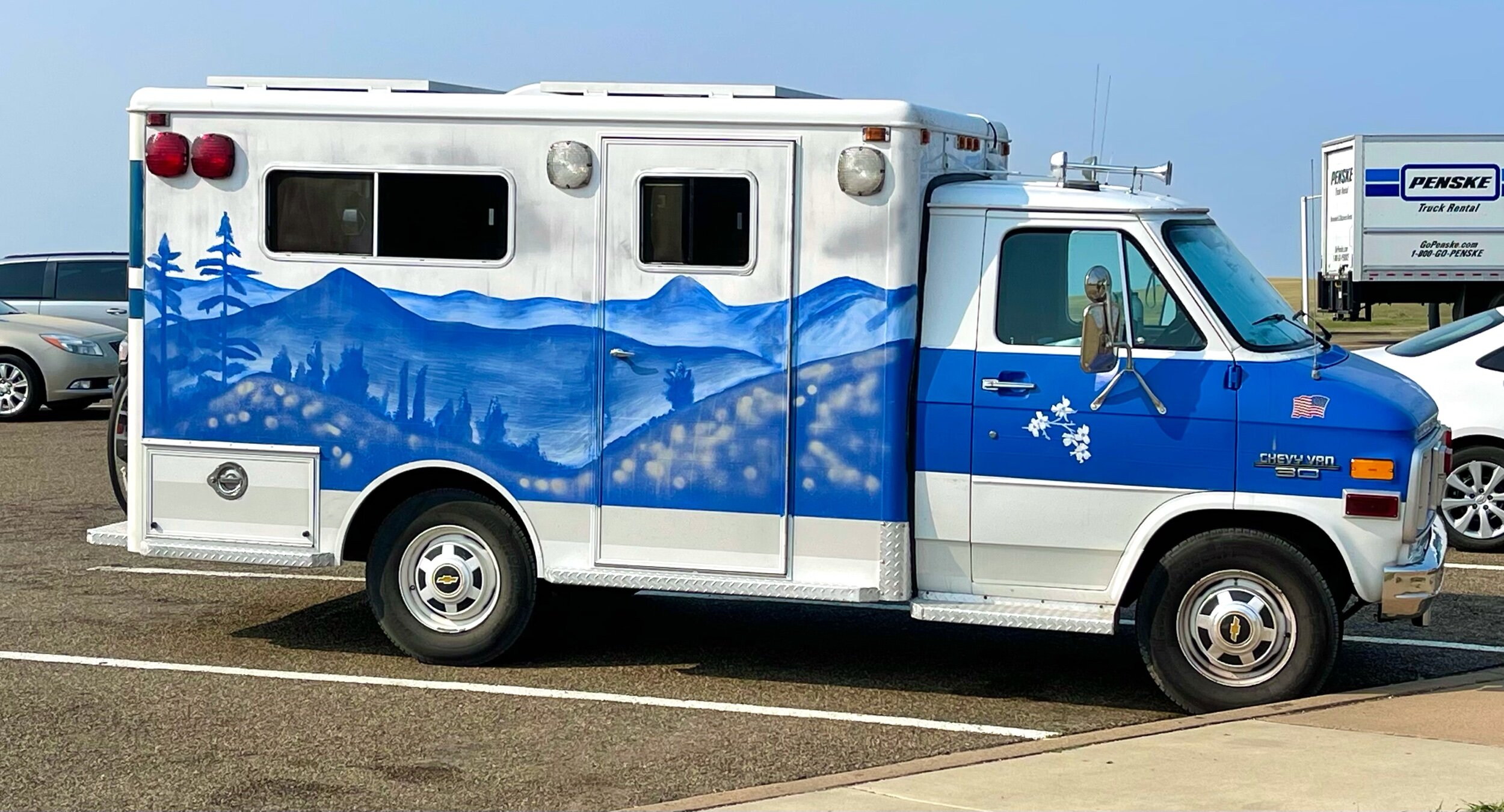  We haven’t shared any original campers along our travels recently…people continue to get more and more creative these days! 🚑 