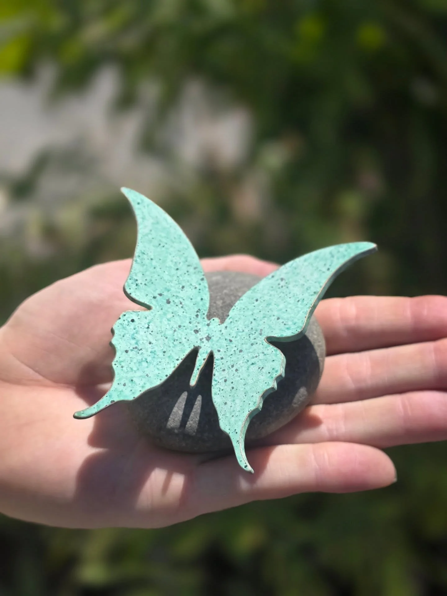 Mother's Day Butterflies are in season!

You know what that means... its the May Second Saturday ArtWalk Event!

Come by tomorrow from 5:00-9:00p
Check out the studio, say hi to some crew members, and buy some butterflies for your mama!

#mgasculptur