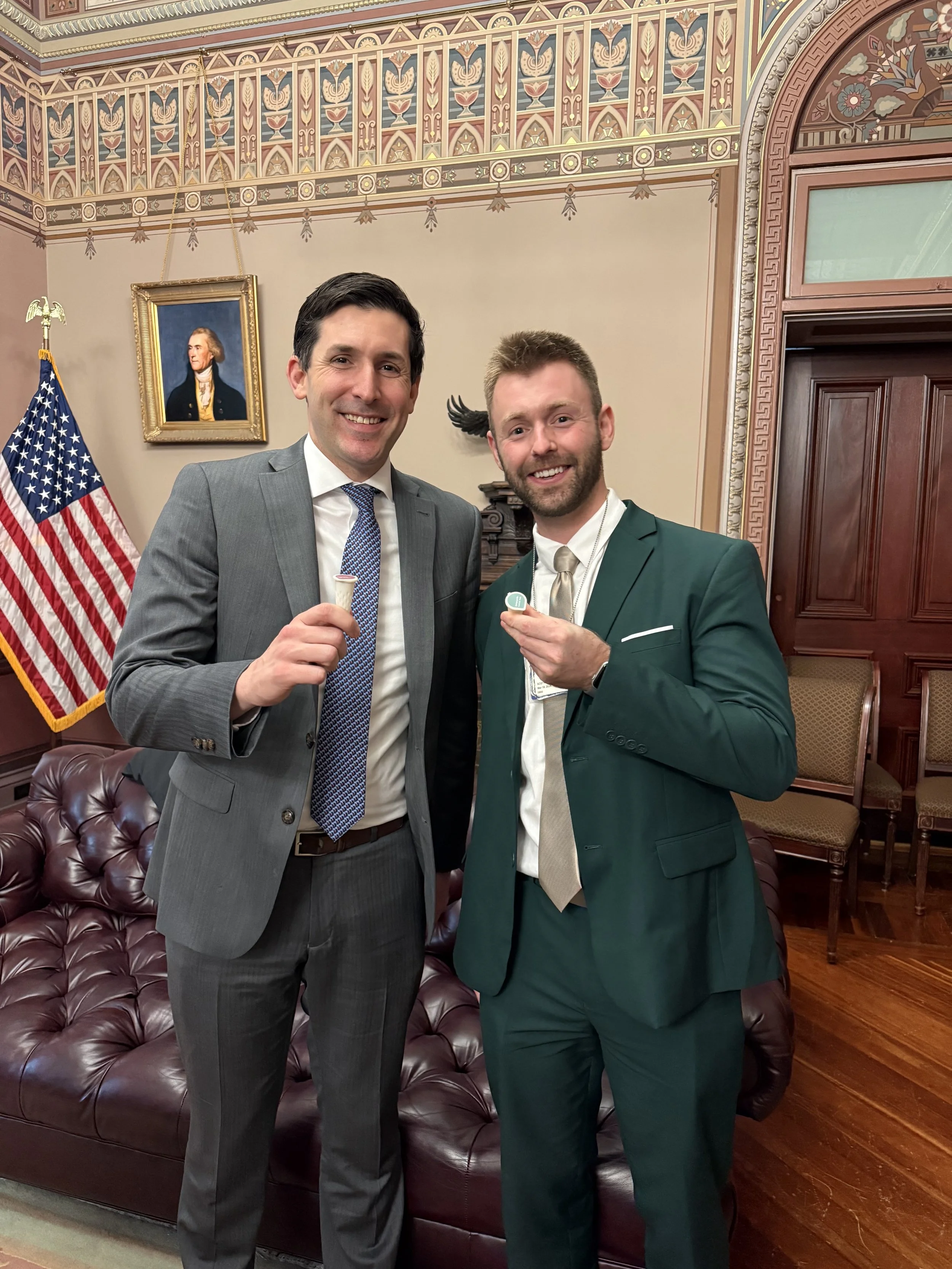 Scott Massey presents MDLF’s Capstone at the White House, featuring Indiana-made Plug-and-Grow™ Seed Pods, to HHS senior advisor Calley Means, who is leading the MAHA strategy.