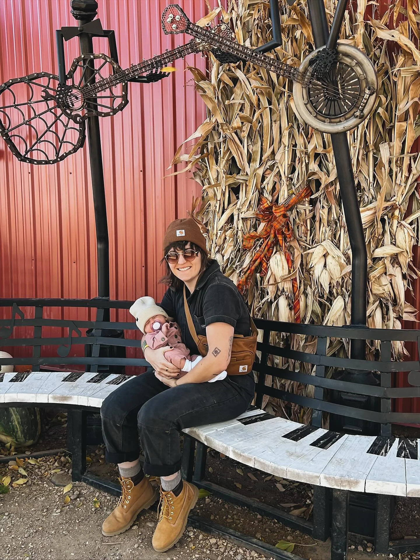 Jumpsuits & beanies with Lou. 🐿️ 🍂
@wearewildfang 
@carhartt 
@timberland