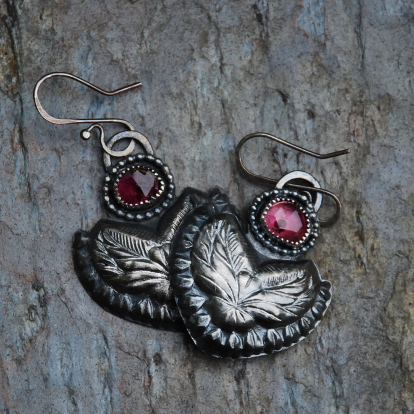 Art Deco Heart Earrings
.
#sterlingsilverjewelry 
#sterlingsilverearrings 
#garnetearrings 
#artdecostyle 
#oneofakindjewelry 
#earringswag 
#arttowear 
#artisanmade 
#adriennecantler 
#artjewelrybyadrienne 
#treasuremaker