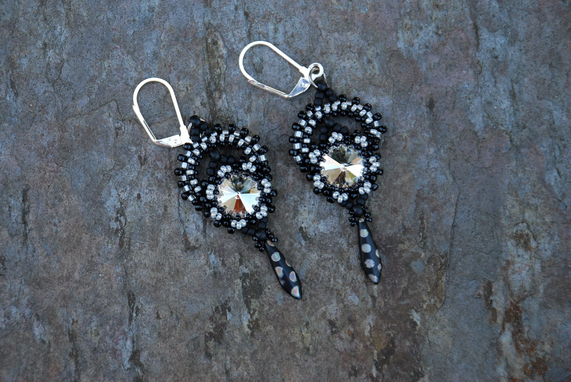 BW_earring2.jpg