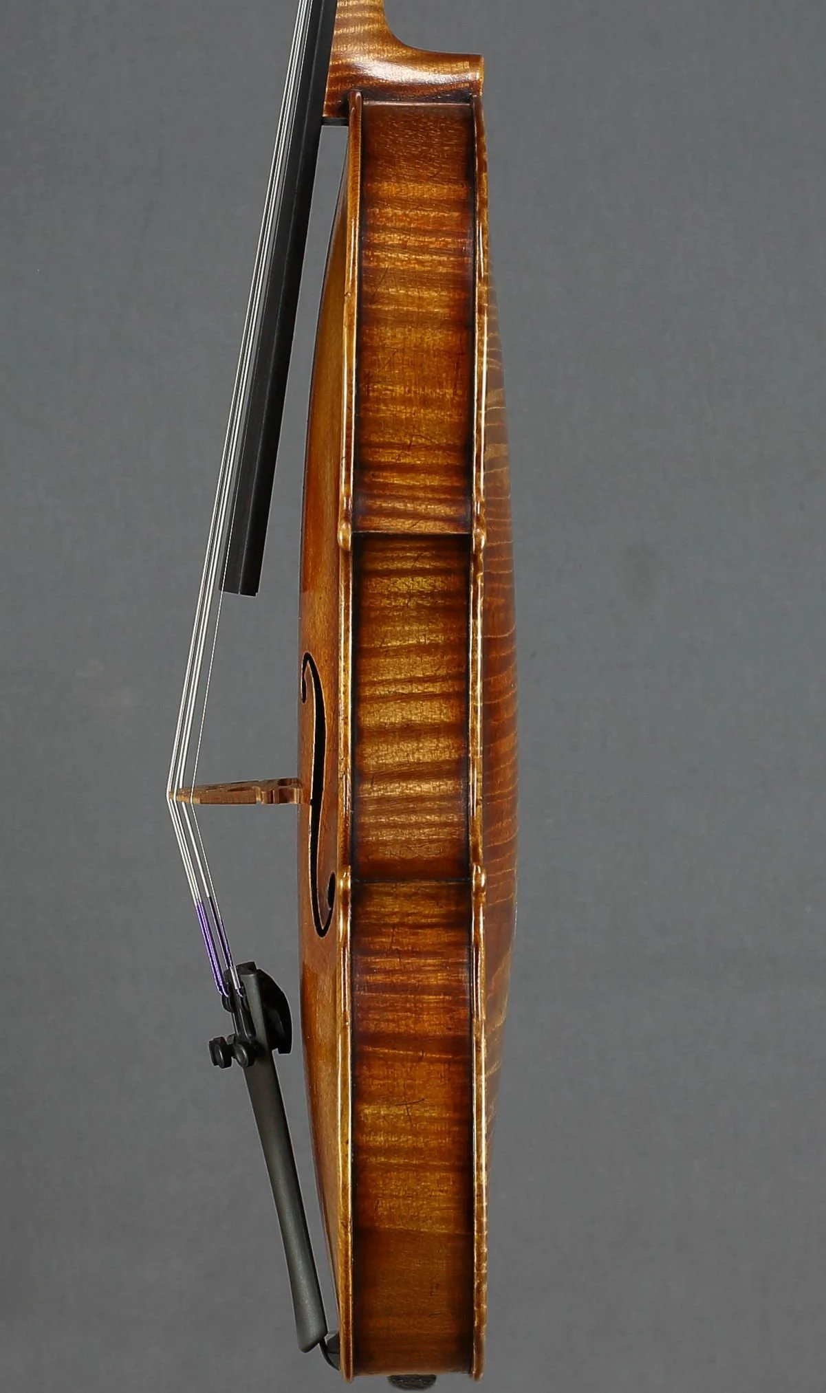 Emma's 5-String 2021, treble side body.JPG