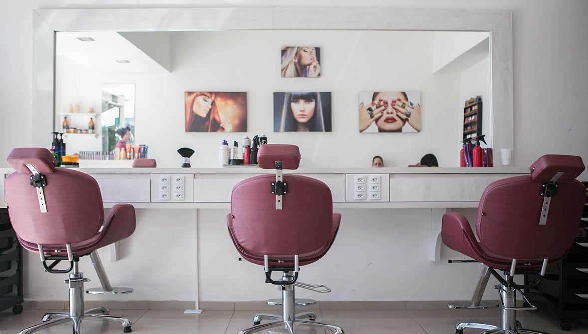 The Difference between a Wig Store and a Wig Salon/Boutique