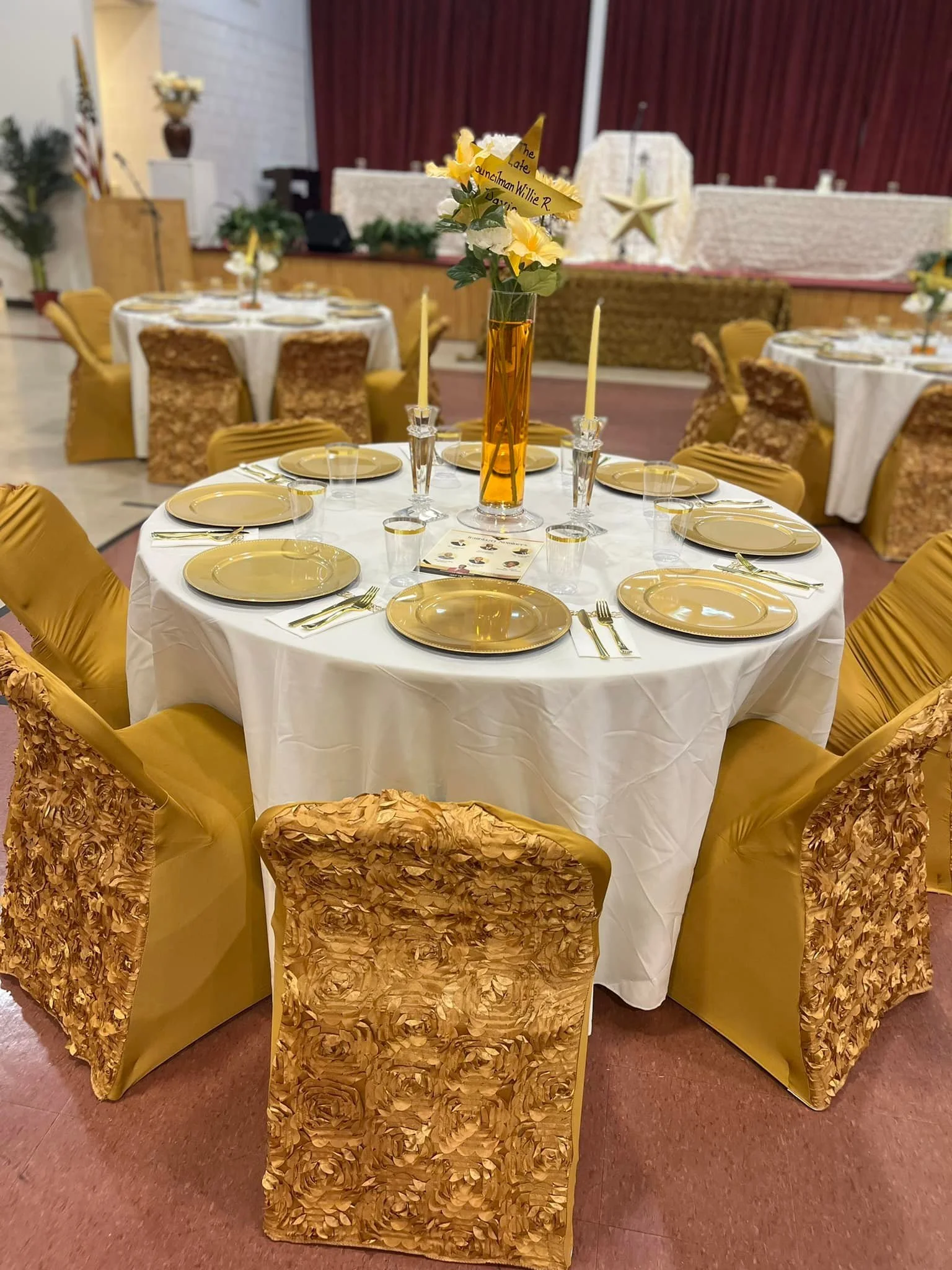 Simple Gold Dining Decor.jpg