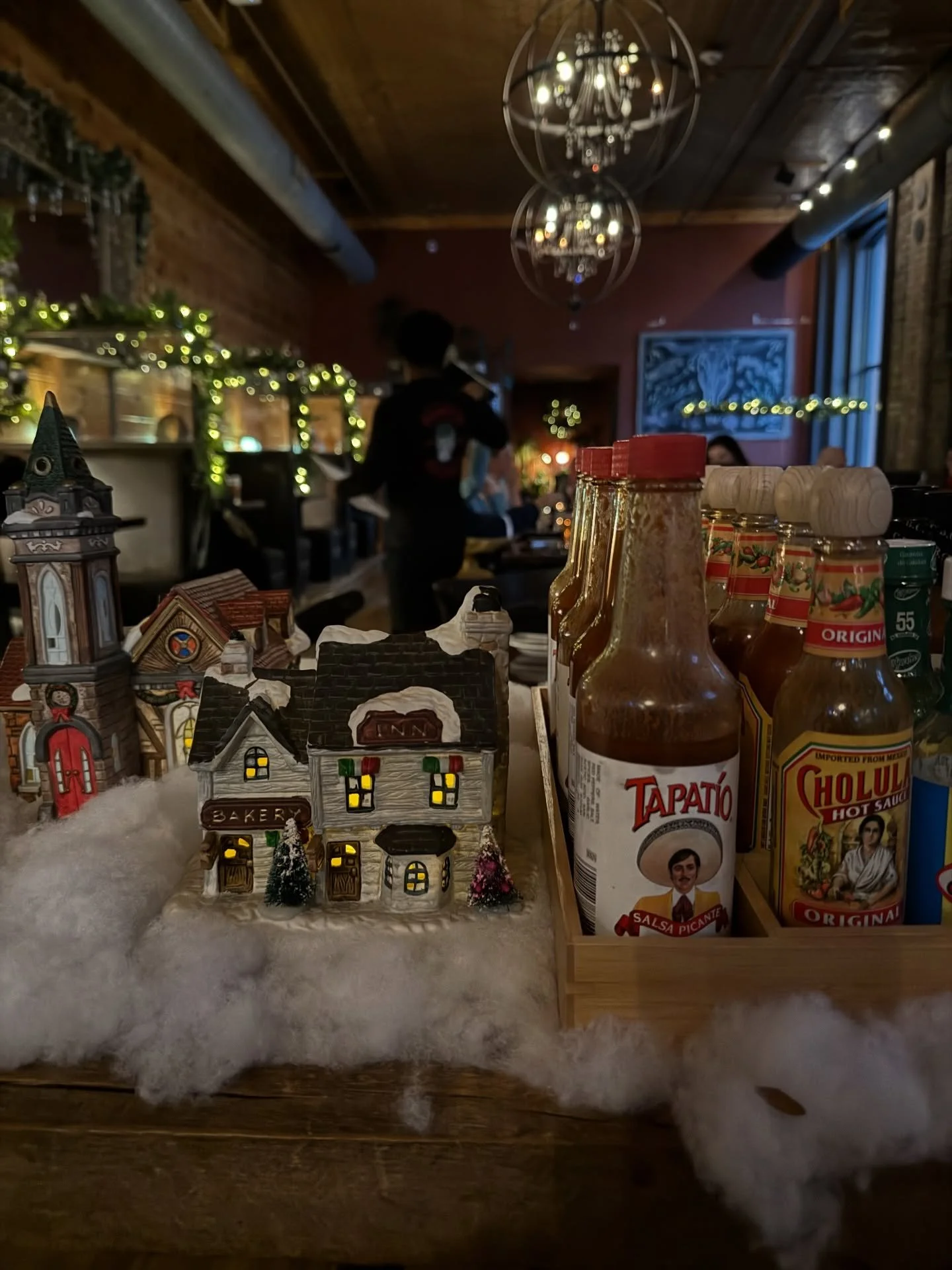 Holiday time in full swing ❄️🎅 cozy vibes all around this weekend 🎄 Come visit us tonight in St. Paul or Edina! The jingle bar is OPEN 🥂