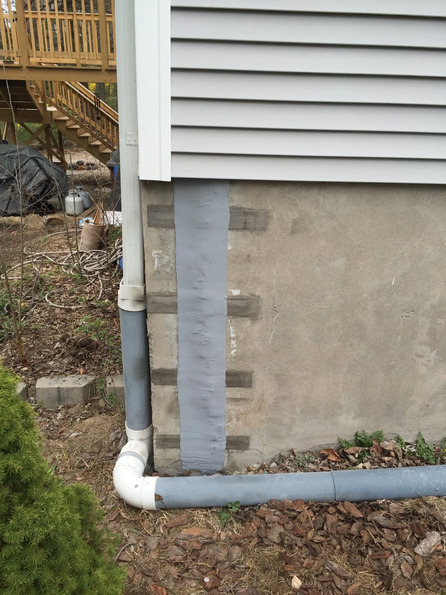 Structural crack with epoxy and carbon fiber staples repaired