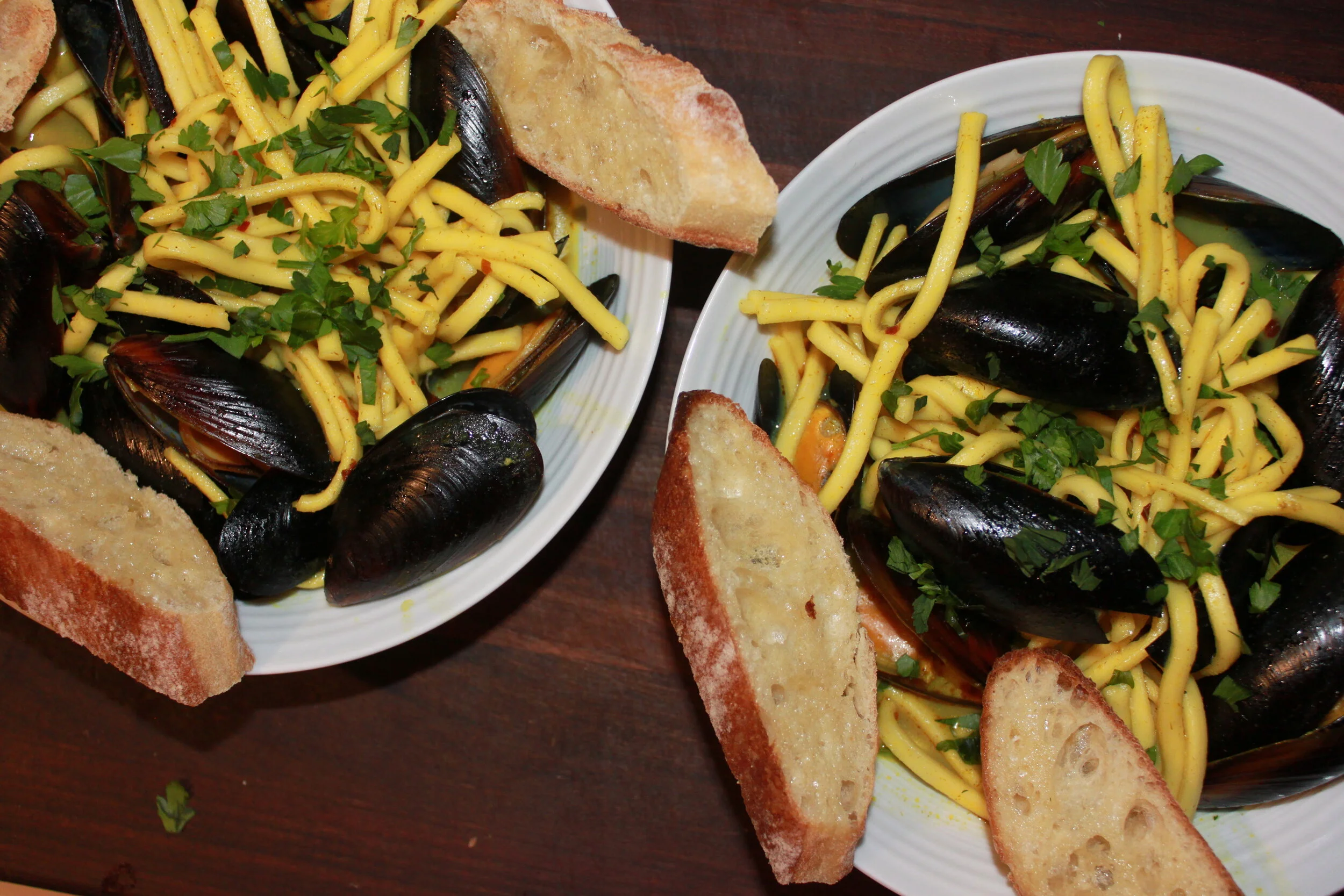 Brothy Coconut Mussels