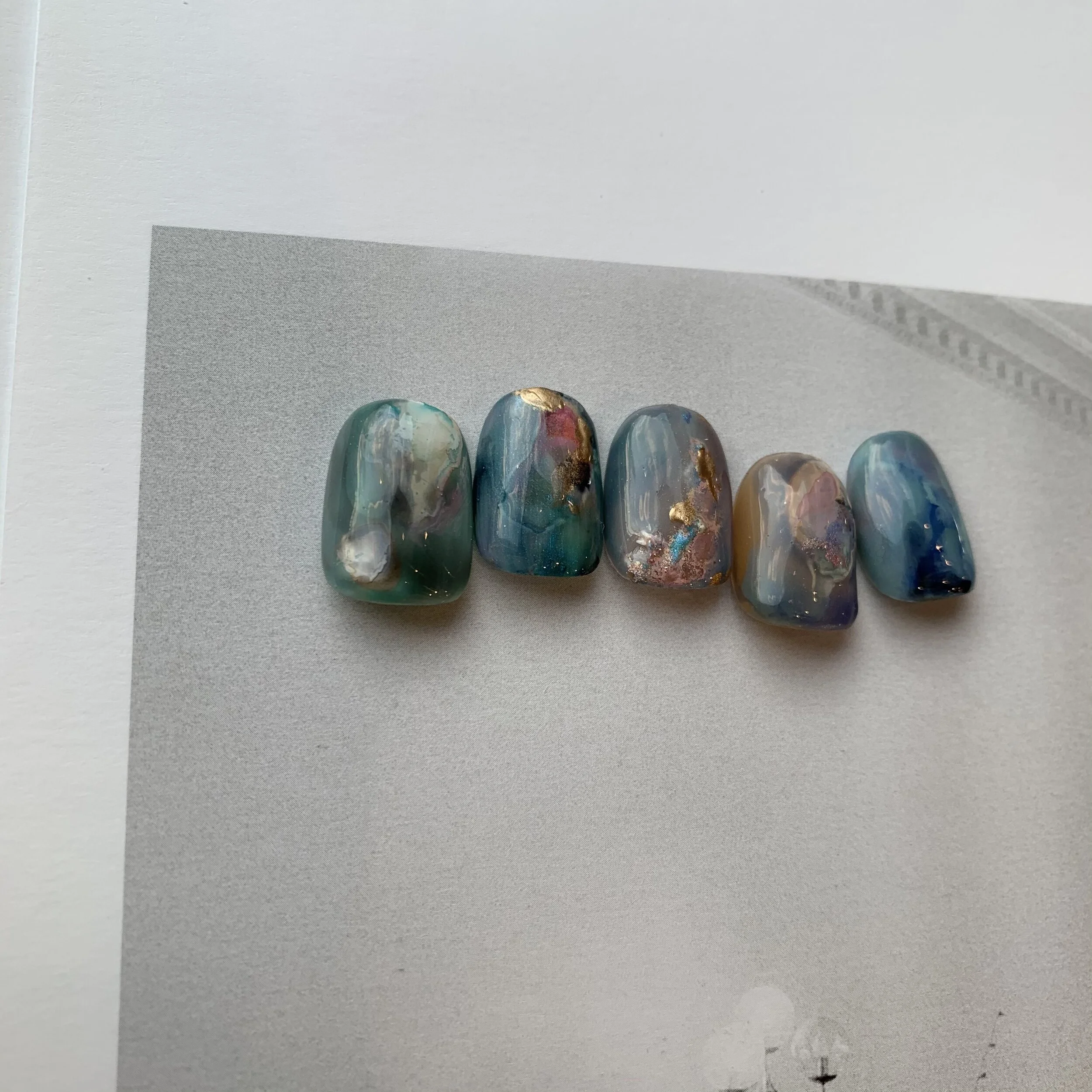 カラフルネイル