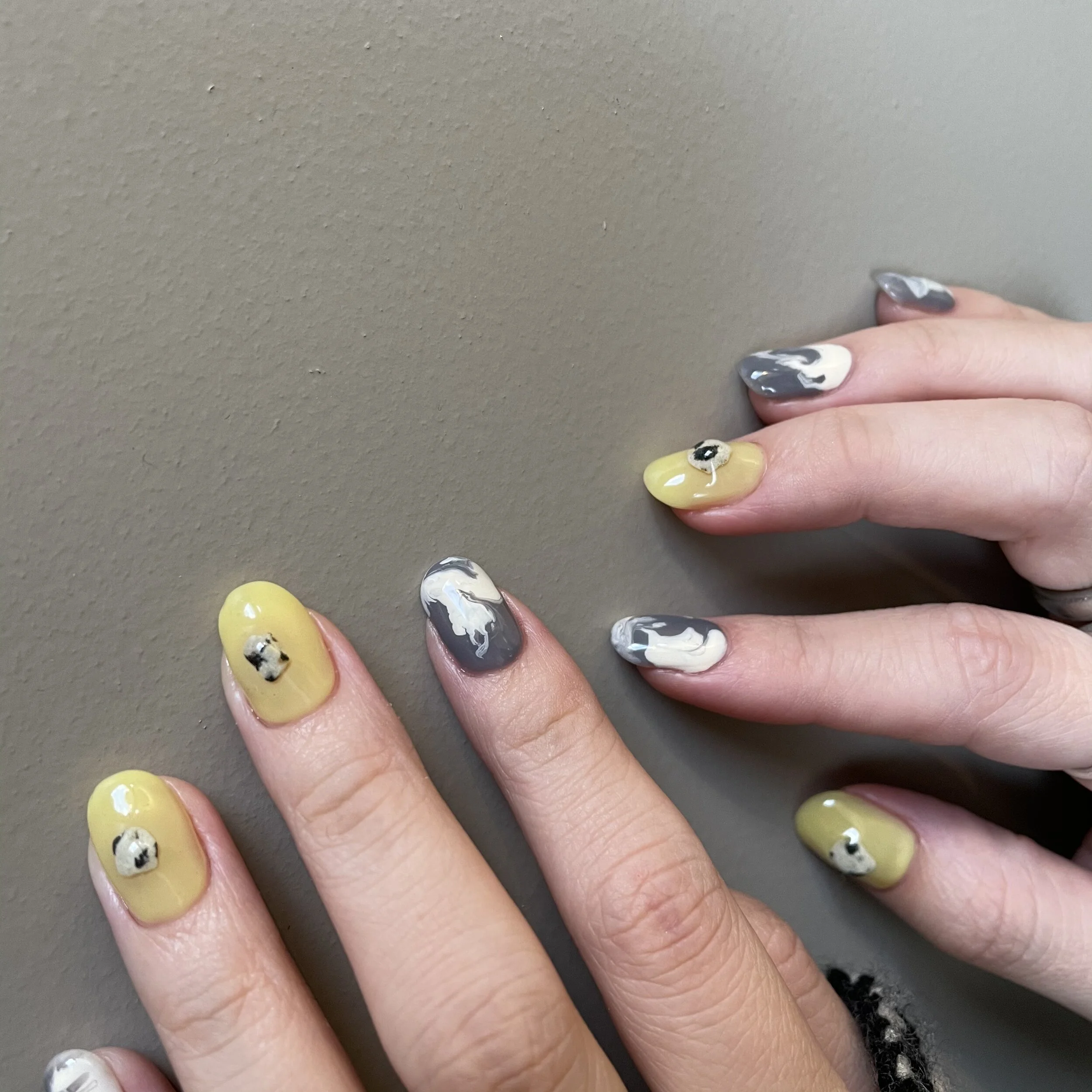 トレンドカラーネイル