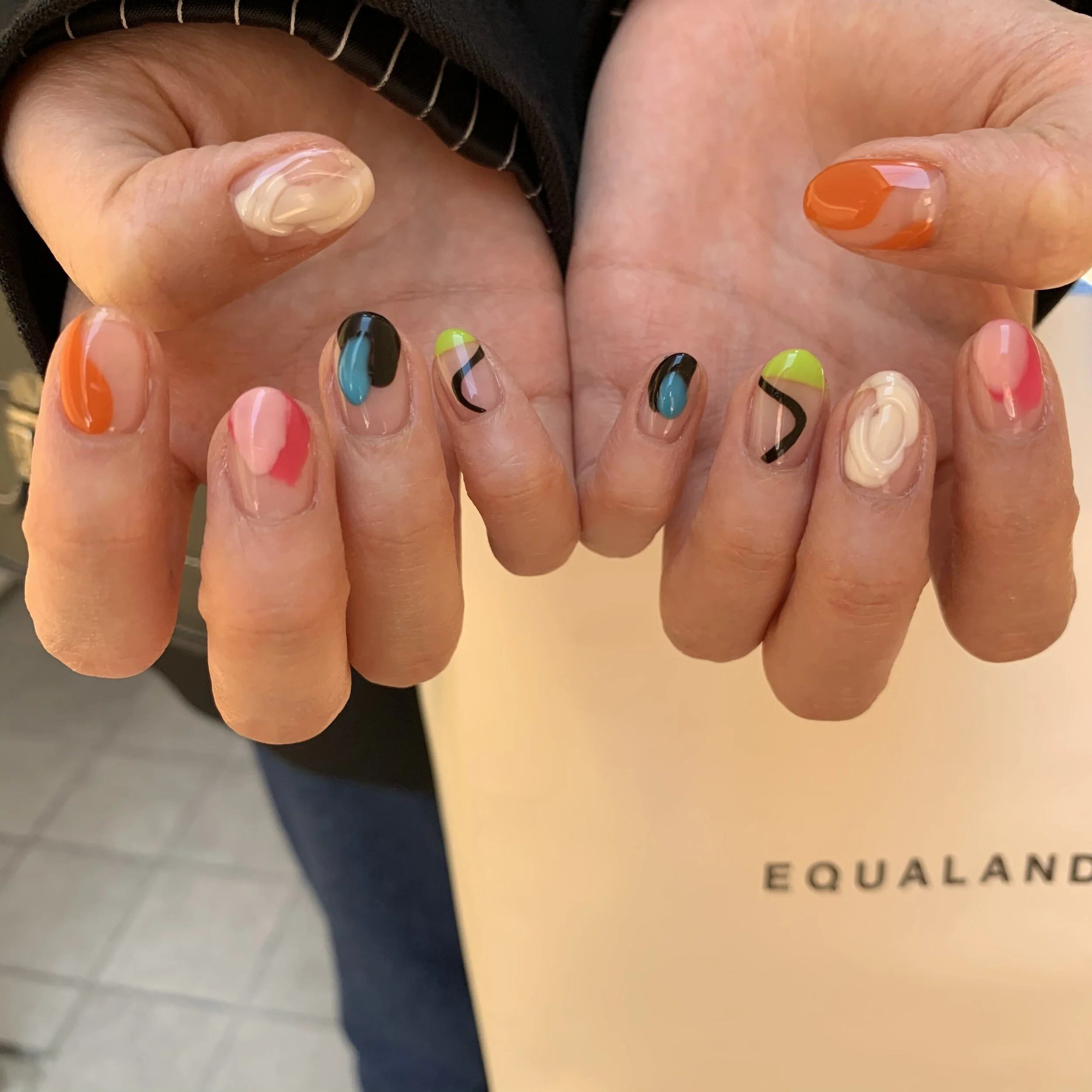 カラフルデザインネイル