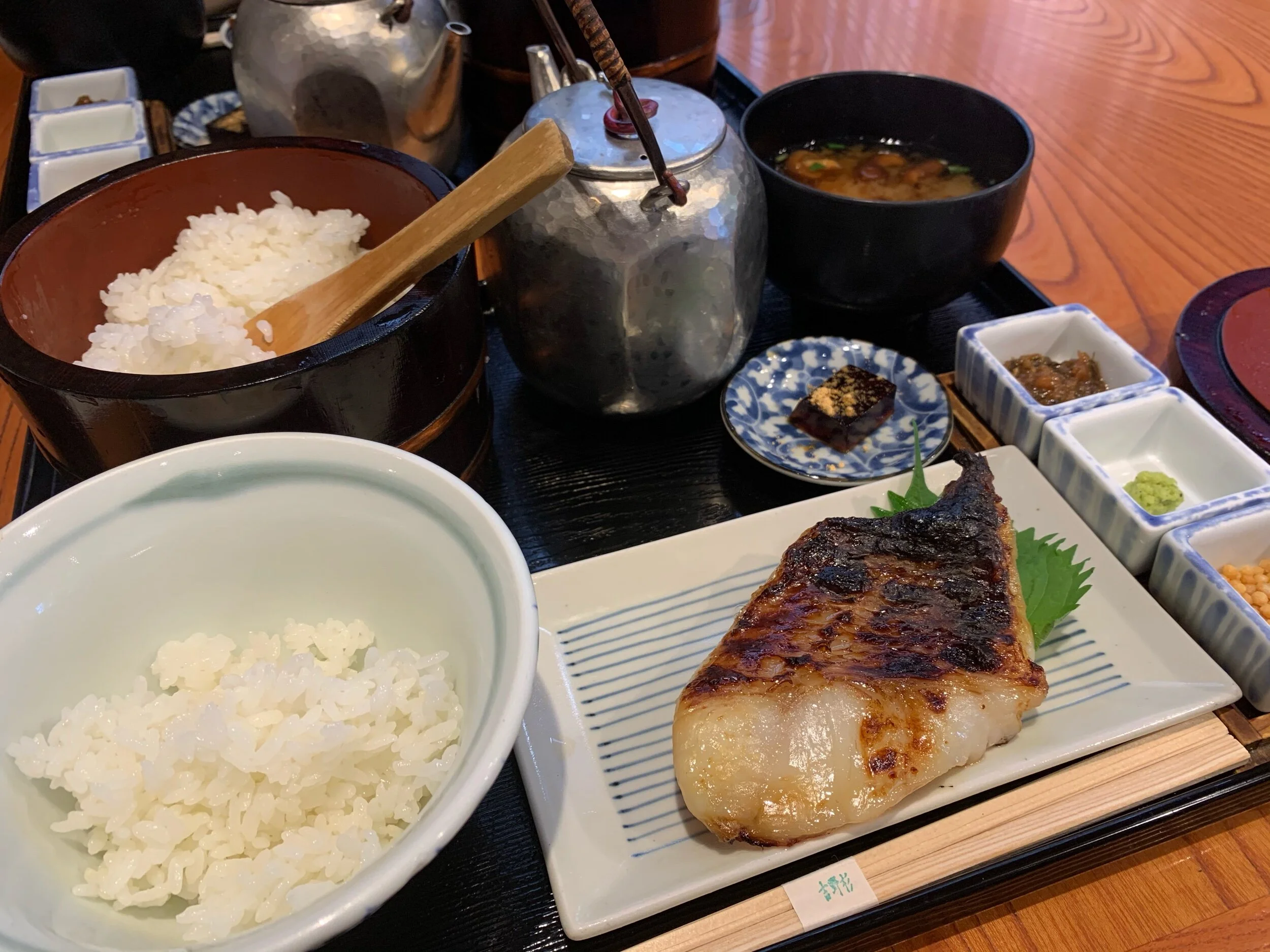 近所の定食屋