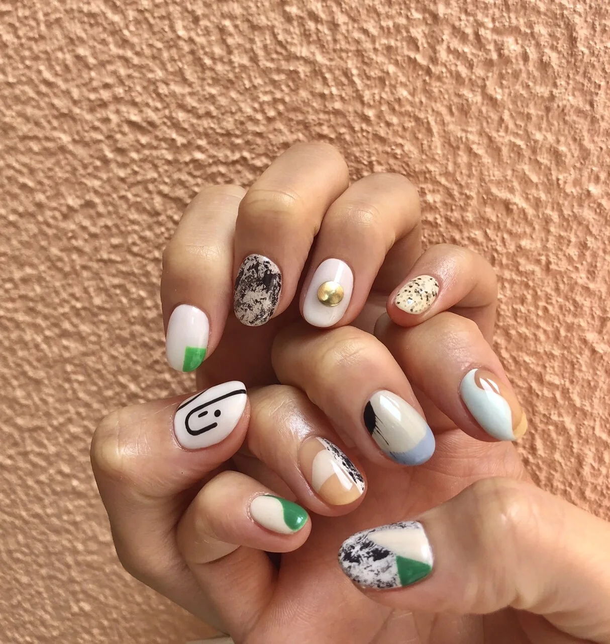 カラフルネイルアート