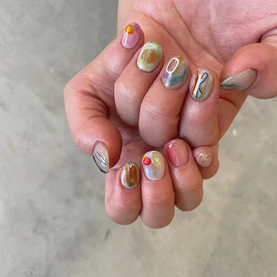 カラフルちぐはぐネイル