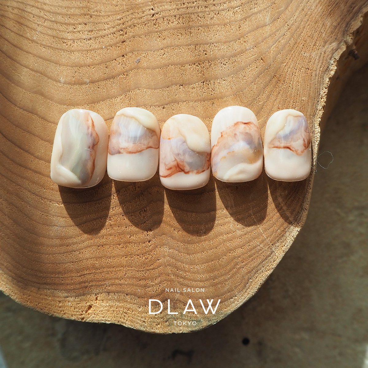 DLAW nail【ドロウ ネイル】原宿・表参道にある、有名タレント DLAW nail【ドロウ ネイル】原宿・表参道にある、有名タレント