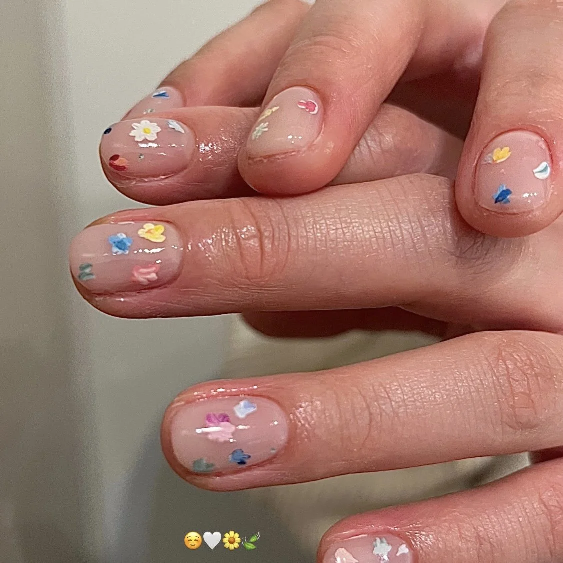 Flower nails