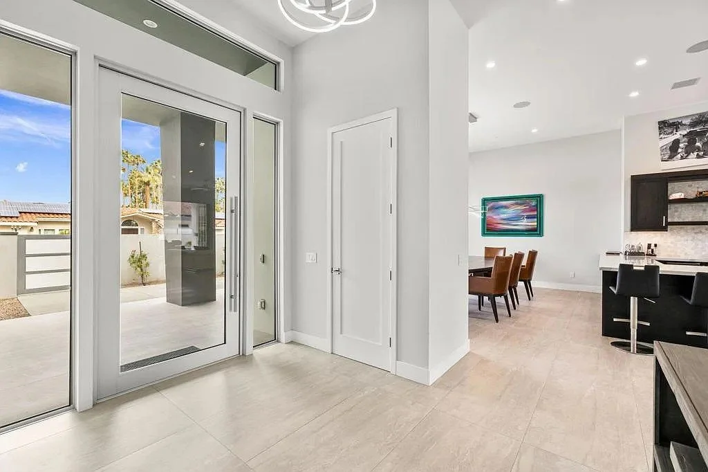 front door interior.jpeg