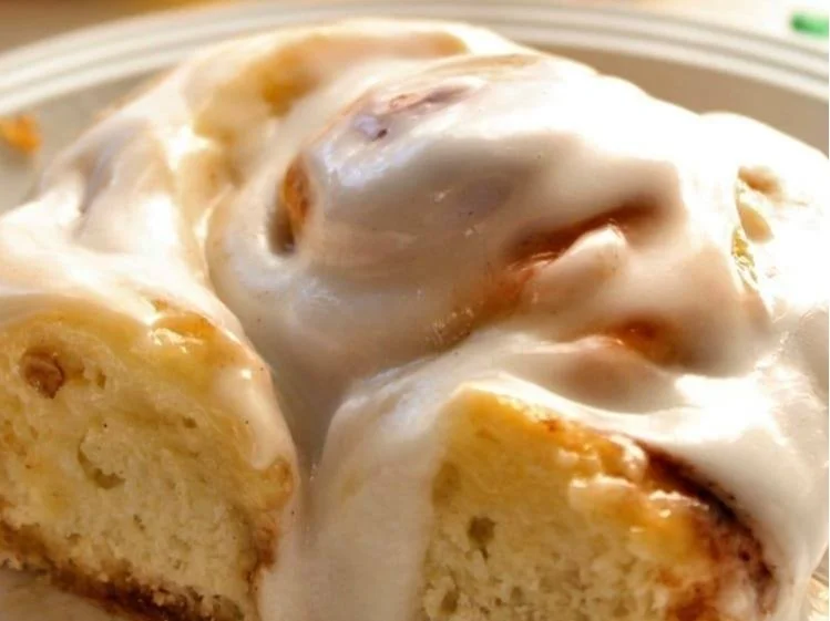 old-fashioned homemade cinnamon roll