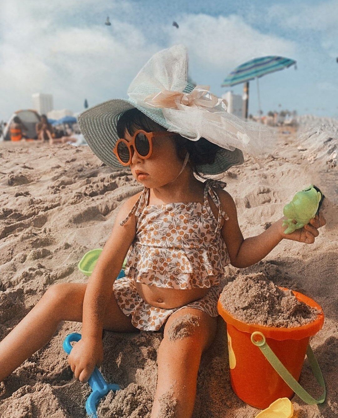 Life's a beach...but we made it to the end of the week! &hearts;⁠
⁠
What are your plans?⁠
⁠
⁠
📸@rosalie_andme