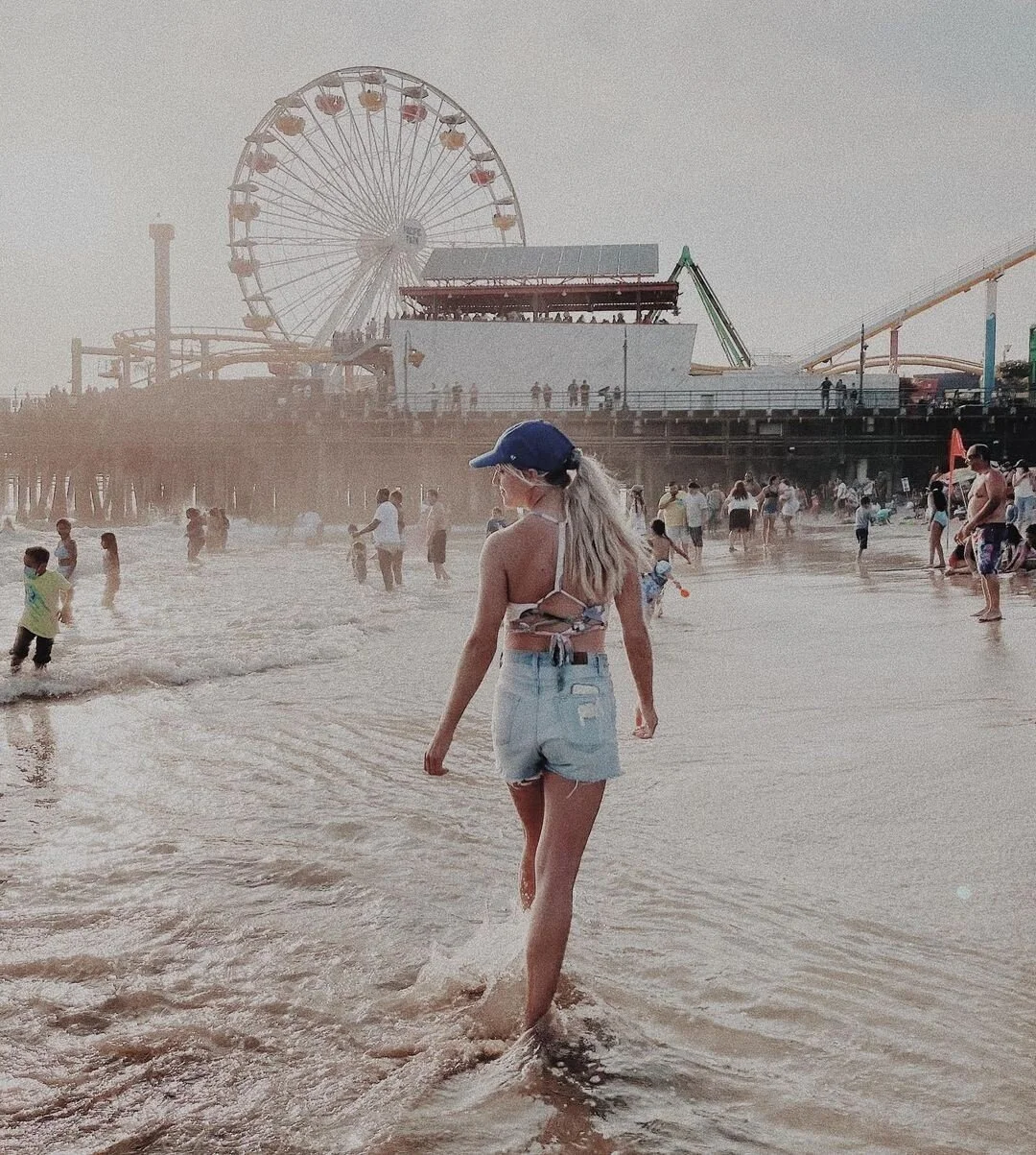 Less worries, more sunshine. What's your favorite place to unwind?⁠
⁠
📸@izzyfromla