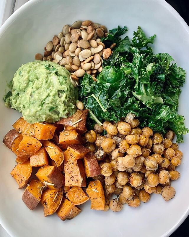 ⁣Starting off the week right with this nutrient-dense goodness bowl! 🔥😋⠀
⠀
𝗪𝗵𝗮𝘁 𝗮𝗿𝗲 𝘀𝗼𝗺𝗲 𝗼𝗳 𝘆𝗼𝘂𝗿 𝗳𝗮𝘃𝗼𝗿𝗶𝘁𝗲 𝘃𝗲𝗴𝗲𝘁𝗮𝗯𝗹𝗲𝘀 𝗼𝗿 𝗹𝗲𝗴𝘂𝗺𝗲𝘀 𝘁𝗼 𝗿𝗼𝗮𝘀𝘁? Let us know in the comments!⠀
⠀
⠀⠀
⠀⠀
⠀⠀
⠀⠀
⠀⠀
#veganrecipe