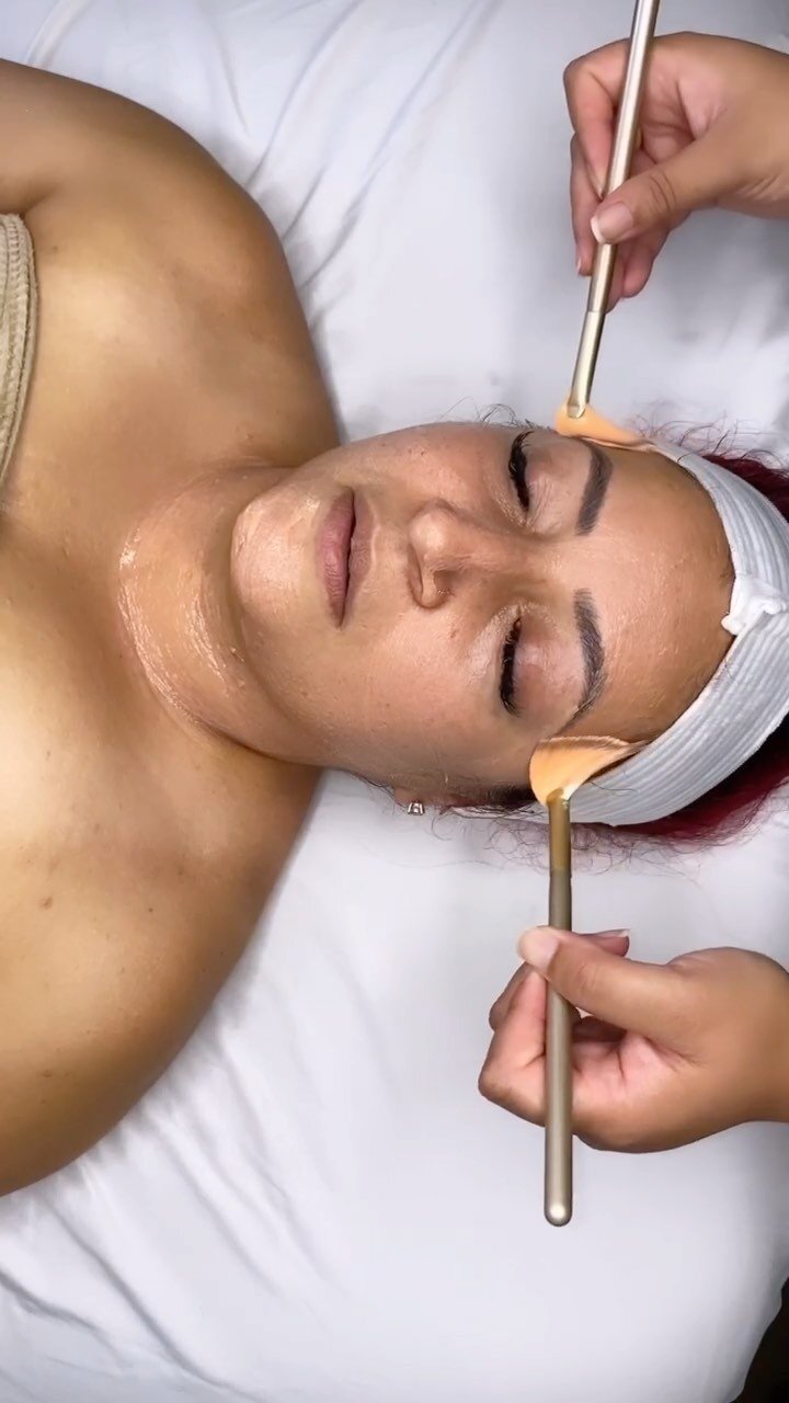 LOVE THE SKIN YOU ARE IN✨
🪄Unmask Your Natural Beauty
•
•
•
#UnmaskBeauty #skincare #lashlift #luxurywaxing #hellogorgeous #lovetheskinyourein #camarillocalifornia