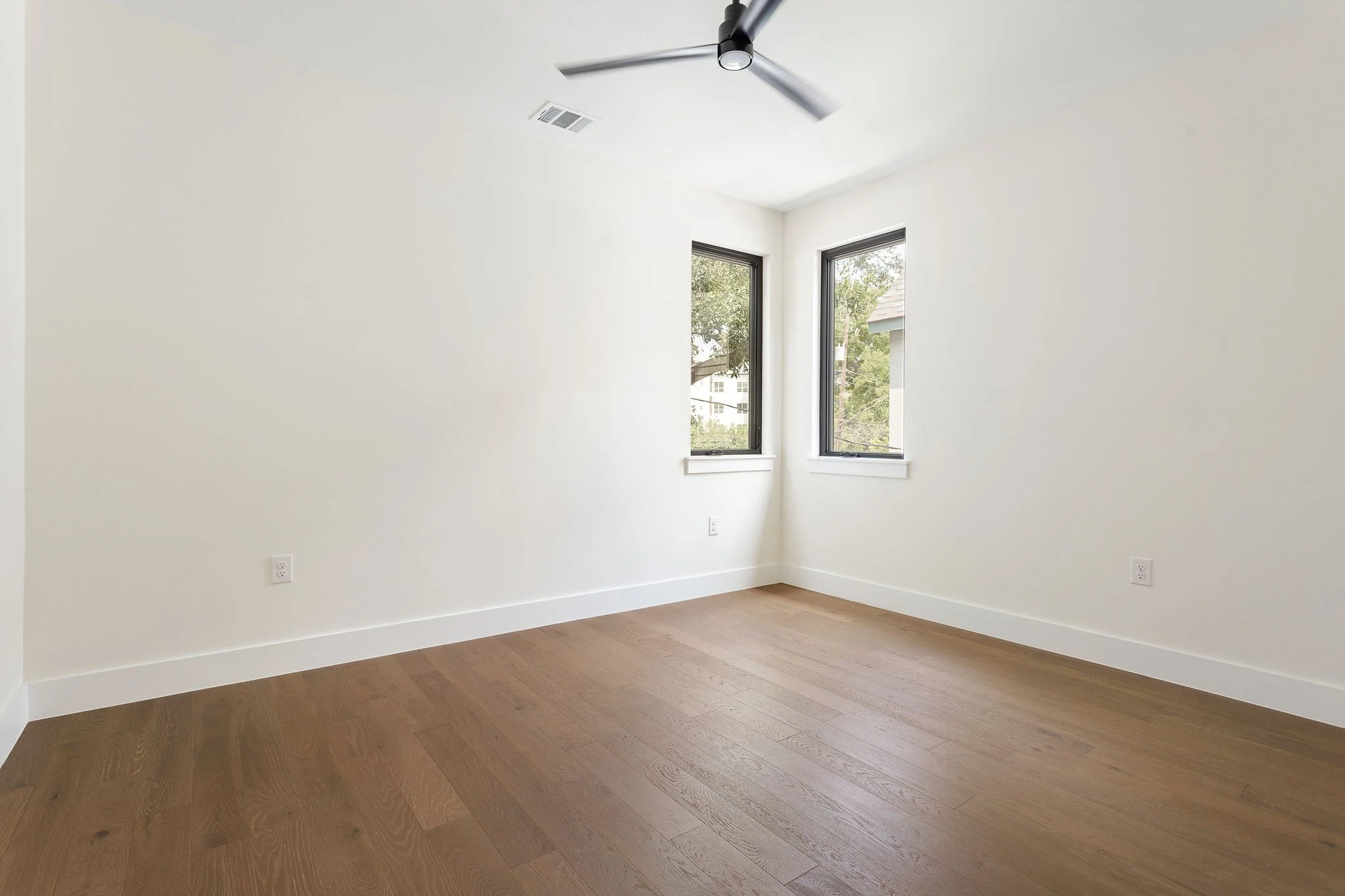 29-web-or-mls-739 Cherico St #1 KCP 090922 - 16.jpg