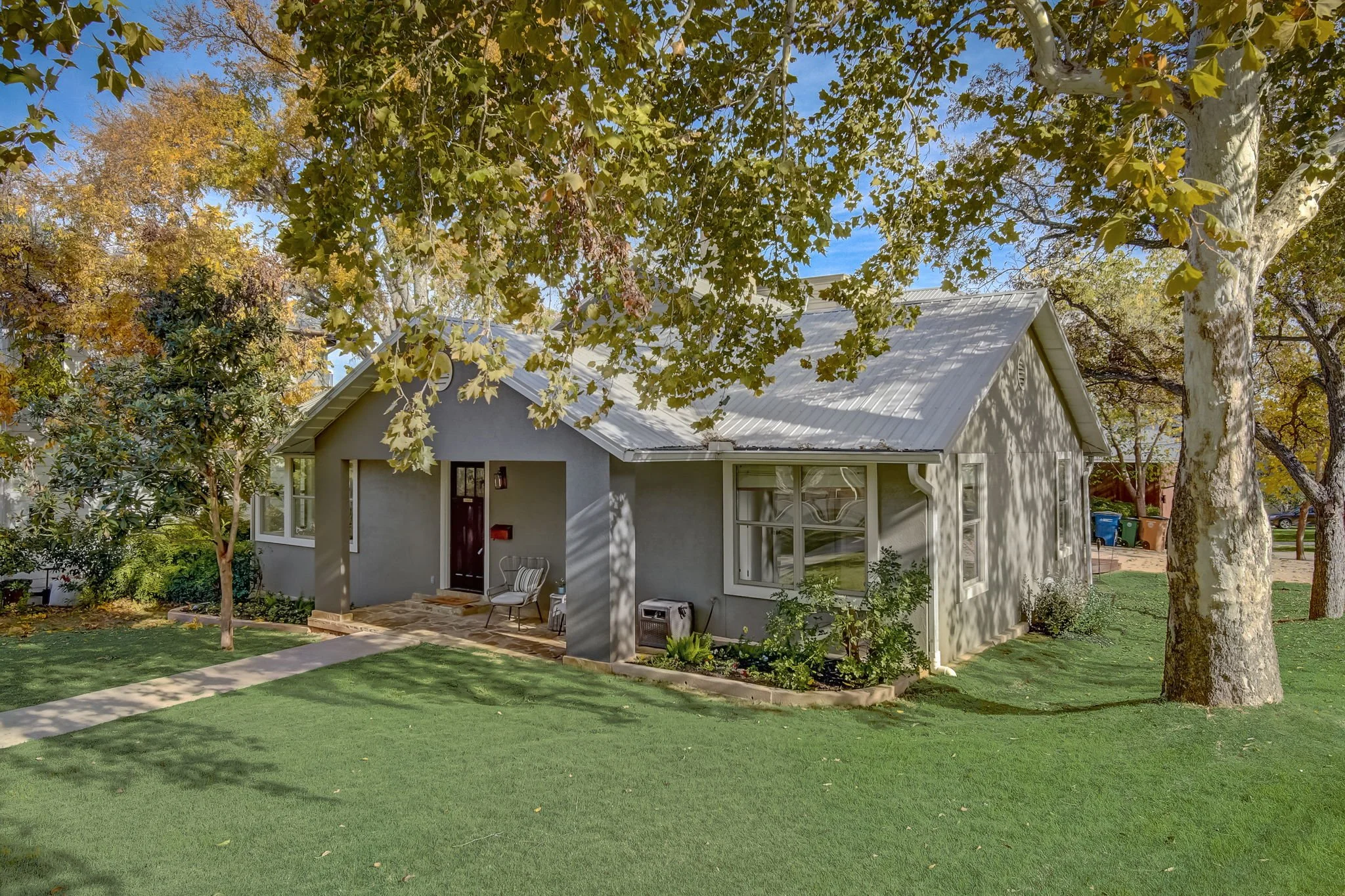 5-web-or-mls-Burford Pl-005.jpg