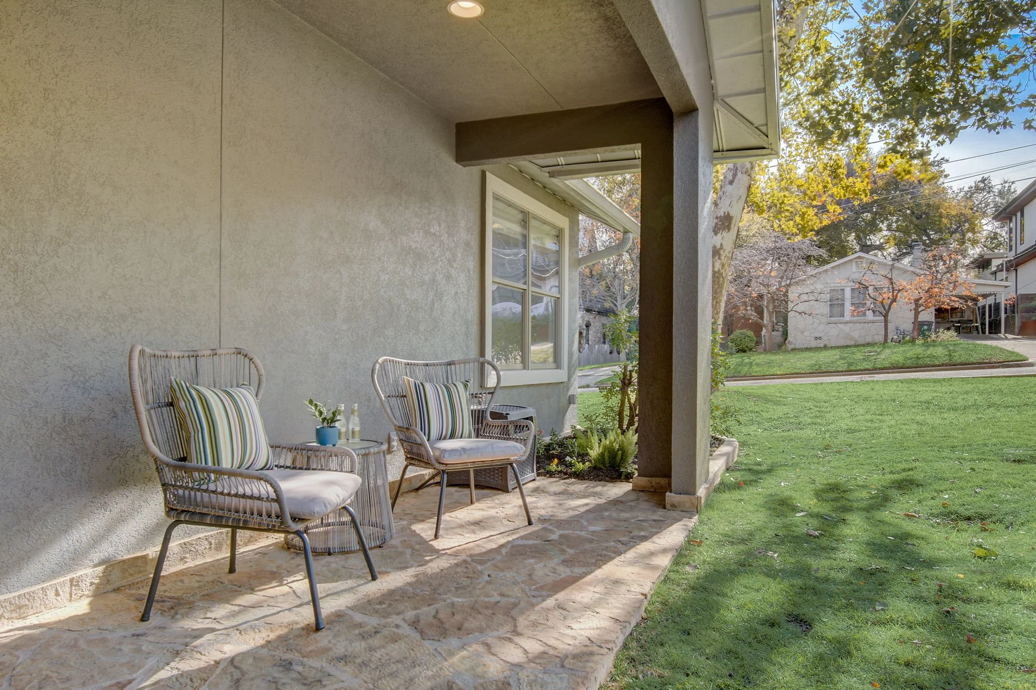 9-web-or-mls-Burford Pl-009.jpg
