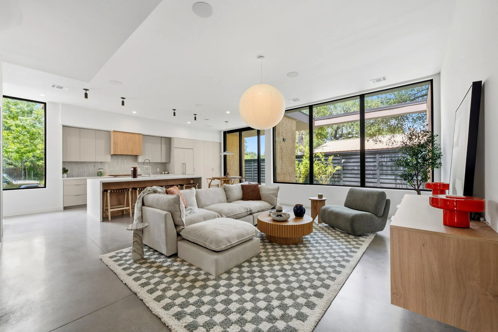 5-SQFT-1042.jpg